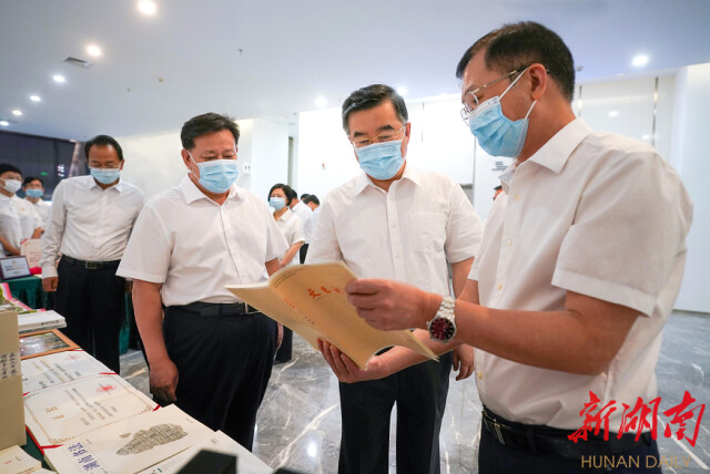 張慶偉在省文聯(lián)省作協(xié)調(diào)研：創(chuàng)作無愧于時(shí)代無愧于人民的精品力作 為建設(shè)現(xiàn)代化新湖南提供強(qiáng)大精神動(dòng)力