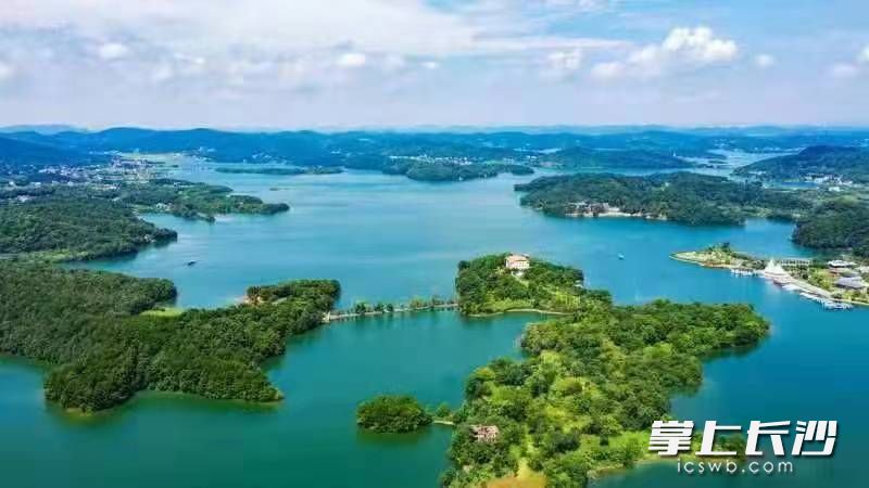 水府廟水庫(kù)婁底區(qū)域水面。婁底日?qǐng)?bào)供圖。