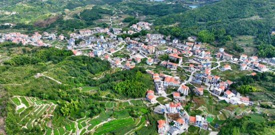 軍營村俯瞰。人民網(wǎng)記者 陳博 攝